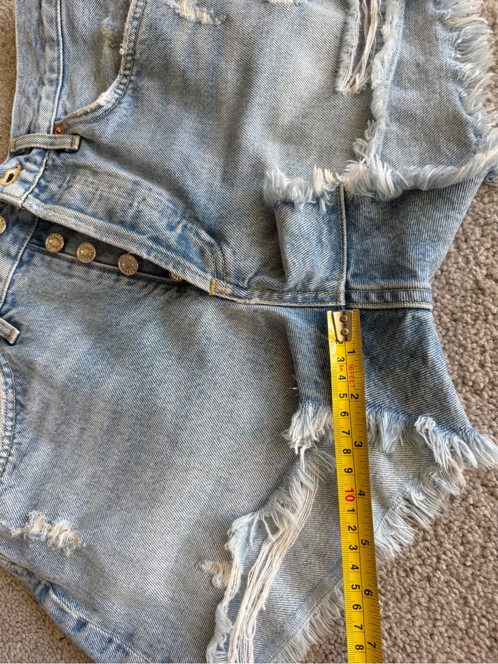 AGOLDE Parker Vintage Cut Off Shorts Women’s 26 High Rise Distressed Raw Hem - Picture 11 of 13